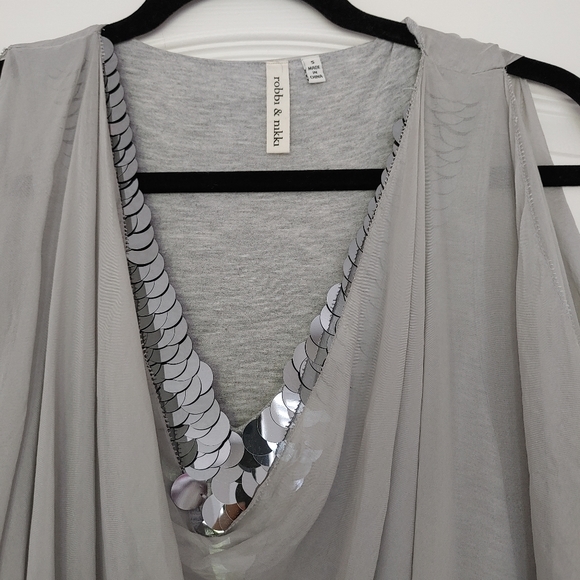 ROBBI & NIKKI Women Silk Tank with Silver Sequin Collar V-Neck Top - Picture 2 of 5